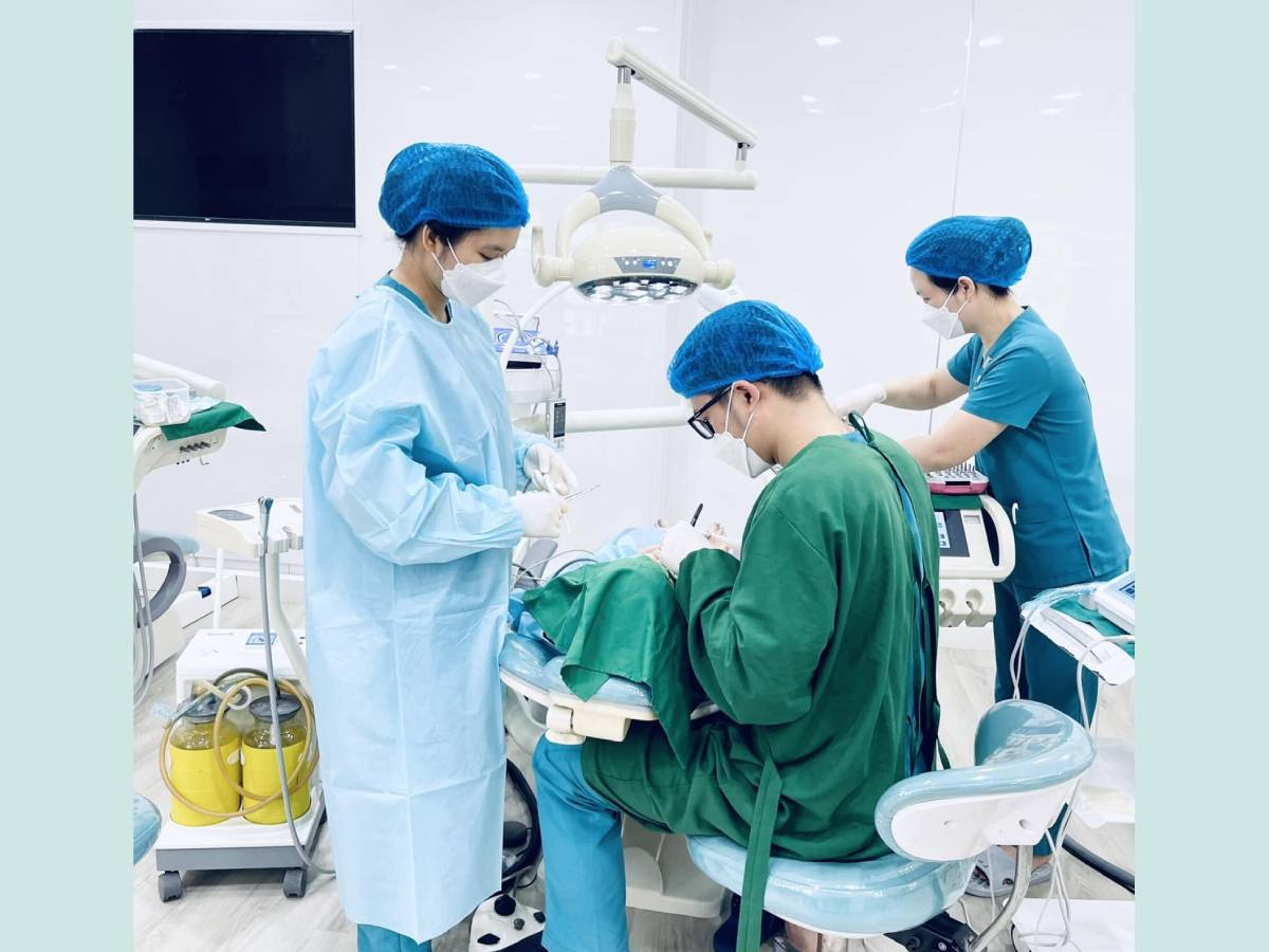 Implant là gì? Vì sao là lựa chọn số 1 để trồng răng giả?