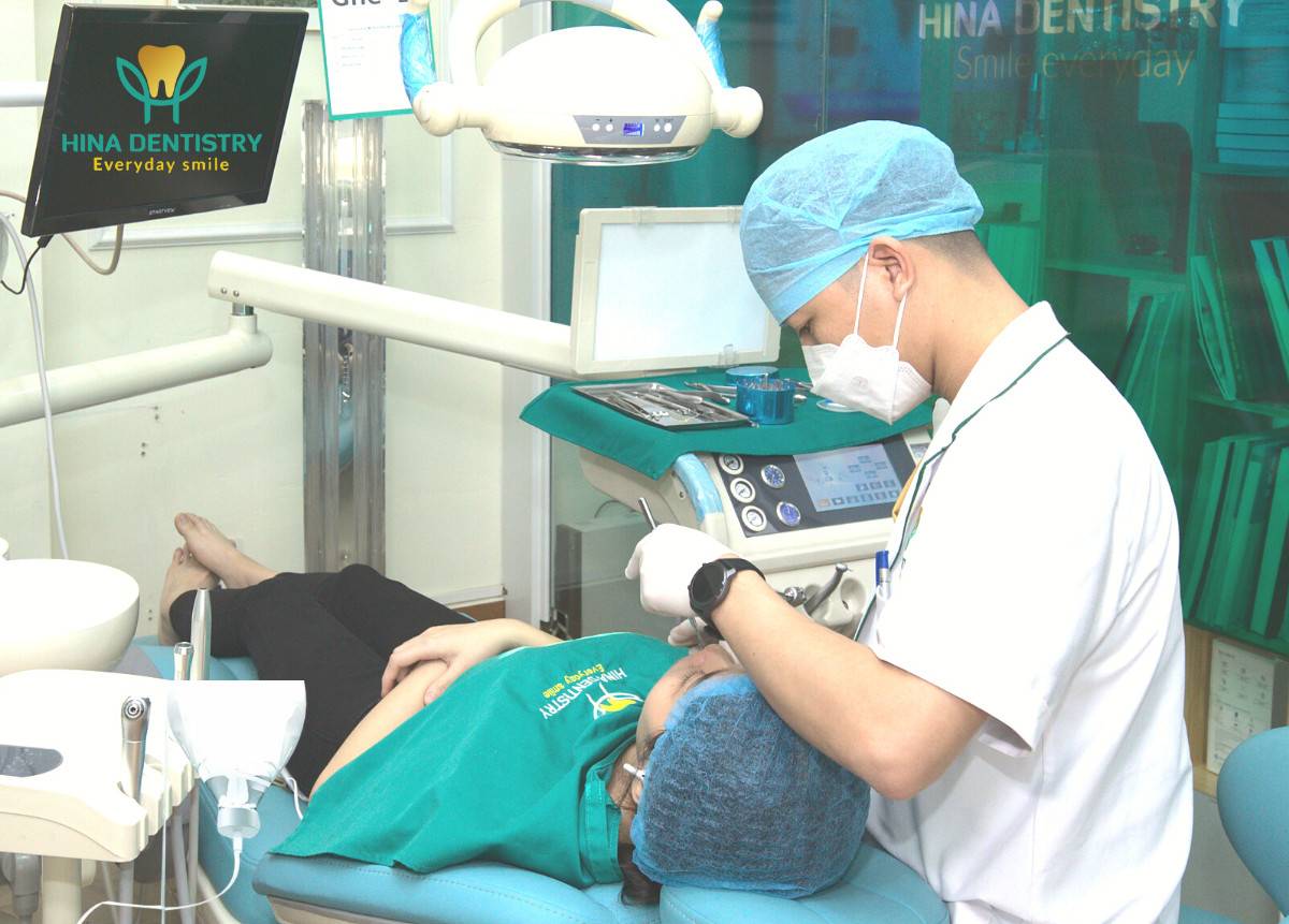 Nhổ răng khôn bằng công nghệ siêu âm tại Hina