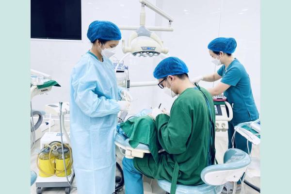 Implant là gì? Vì sao là lựa chọn số 1 để trồng răng giả? Implant là gì? Vì sao là lựa chọn số 1 để trồng răng giả?