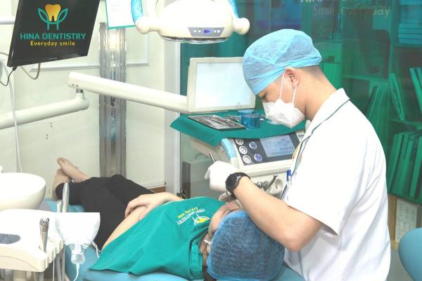 Nhổ răng khôn bằng công nghệ siêu âm tại Hina